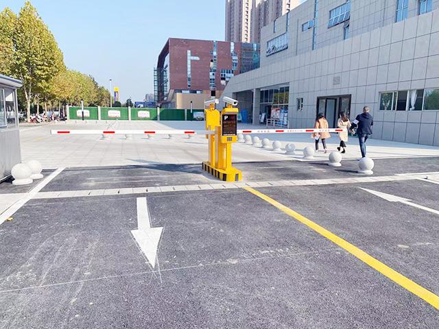 电动道闸